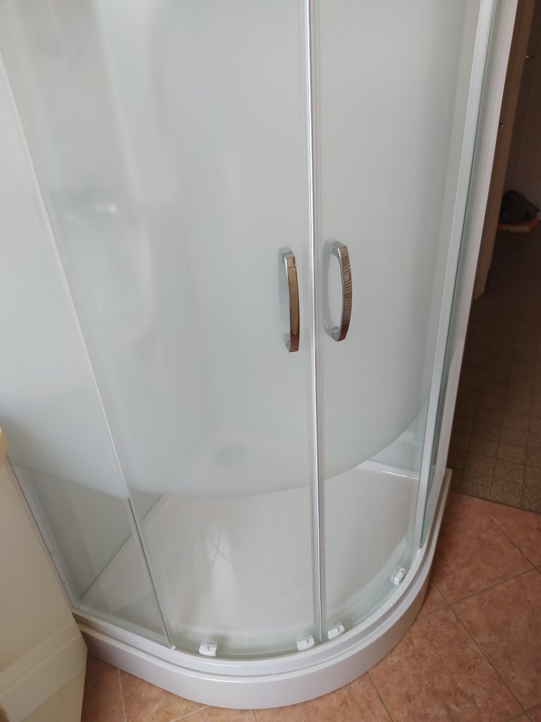 Photo d'une cabine de douche